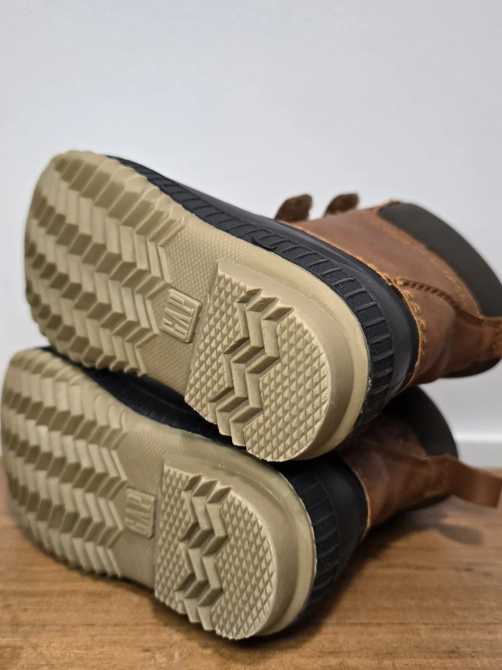 Gap 3M Thinsulate Kids Brown and Black Waterproof Winter Boots.